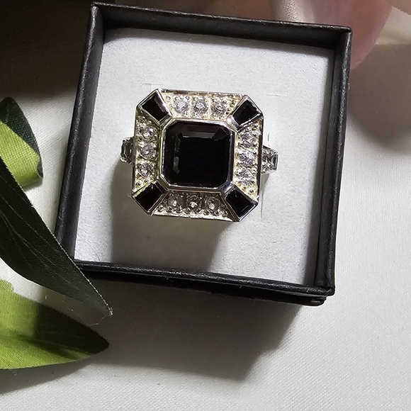 Black Spinel Ring - Picture 13 of 16